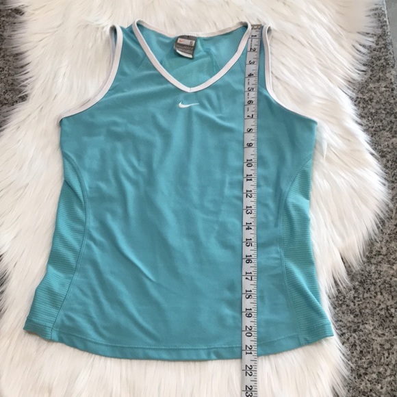 4/$20 Nike fit dry tank top - Picture 5 of 7